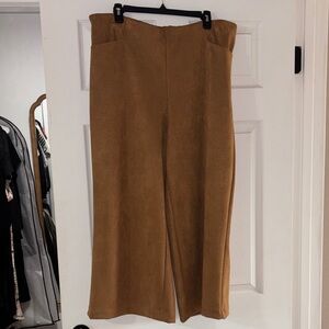 T TAHARI Wide-leg Suede Crop Pants